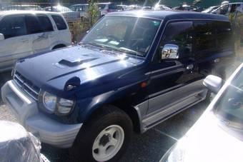 1997 Mitsubishi Pajero Pictures