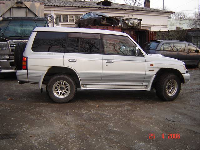 1998 Mitsubishi Pajero