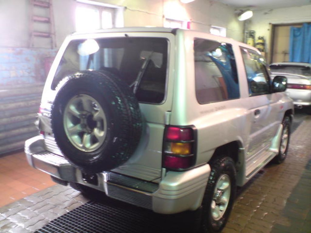 1998 Mitsubishi Pajero