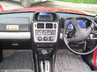 1998 Mitsubishi Pajero Photos