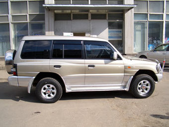 1998 Mitsubishi Pajero Images