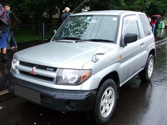 1998 Mitsubishi Pajero Images