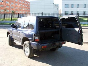 1998 Mitsubishi Pajero Pictures