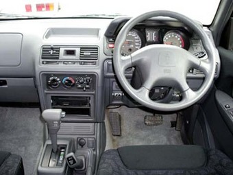 1998 Mitsubishi Pajero Pictures