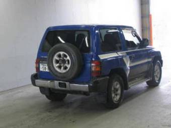 1998 Mitsubishi Pajero Pictures