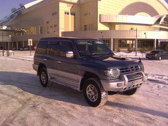 1998 Mitsubishi Pajero Photos