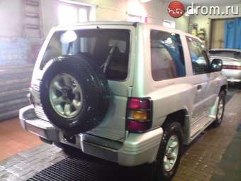 1998 Mitsubishi Pajero Pictures