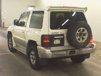 1998 Mitsubishi Pajero Pictures