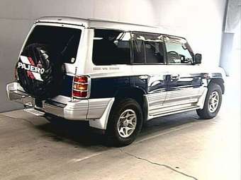 1998 Mitsubishi Pajero Pictures