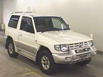 1998 Mitsubishi Pajero Pictures