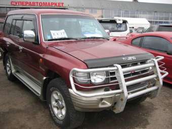 1998 Mitsubishi Pajero Images