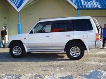 1998 Mitsubishi Pajero Images