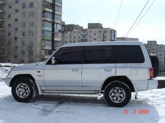 1998 Mitsubishi Pajero Pictures