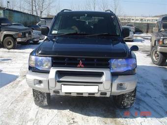 1998 Mitsubishi Pajero Pictures