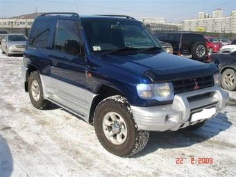 1998 Mitsubishi Pajero Pictures