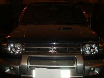 1998 Mitsubishi Pajero Photos