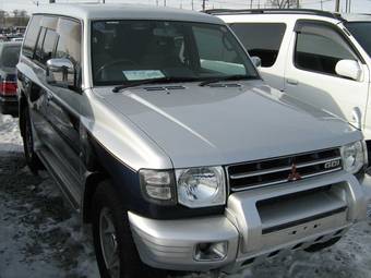 1998 Mitsubishi Pajero Pictures