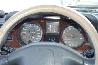 1998 Mitsubishi Pajero Photos