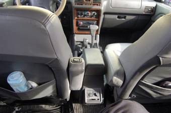 1998 Mitsubishi Pajero Photos
