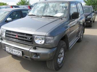 1998 Mitsubishi Pajero Photos