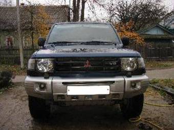 1998 Mitsubishi Pajero Pictures