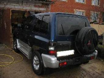 1998 Mitsubishi Pajero Pictures