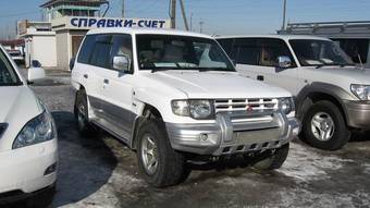 1998 Mitsubishi Pajero Pictures
