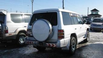 1998 Mitsubishi Pajero Photos