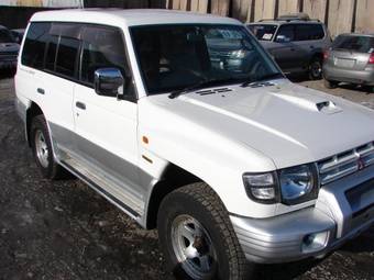 1998 Mitsubishi Pajero Photos