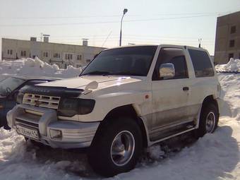 1998 Mitsubishi Pajero Photos