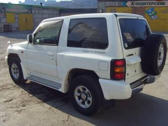 1998 Mitsubishi Pajero Pictures