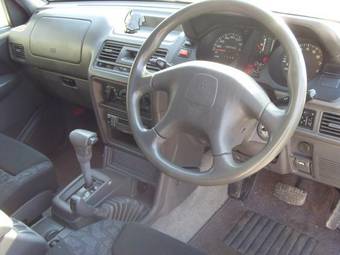 1998 Mitsubishi Pajero Photos