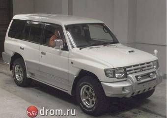 1998 Mitsubishi Pajero Photos