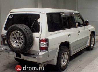 1998 Mitsubishi Pajero Pictures