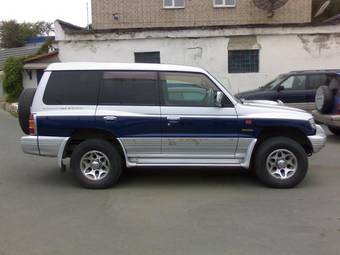 1998 Mitsubishi Pajero Photos