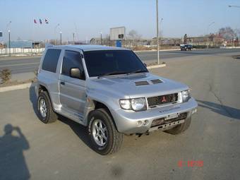 1998 Mitsubishi Pajero Photos