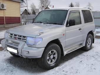1998 Mitsubishi Pajero Pictures