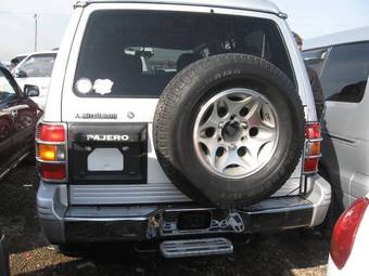 1998 Mitsubishi Pajero Pictures