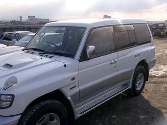 1998 Mitsubishi Pajero Pictures