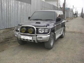 1998 Mitsubishi Pajero Photos