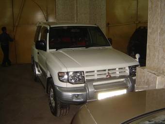 1998 Mitsubishi Pajero Images