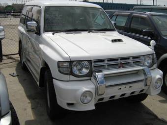 1998 Mitsubishi Pajero Photos