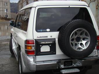 1998 Mitsubishi Pajero Pictures