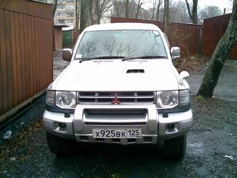 1998 Mitsubishi Pajero Pictures