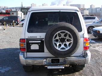 1998 Mitsubishi Pajero Pictures