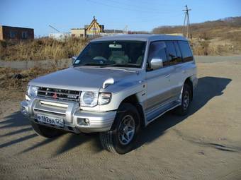 1998 Mitsubishi Pajero Photos