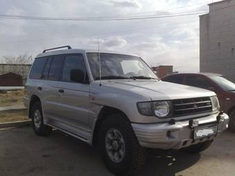 1998 Mitsubishi Pajero Photos