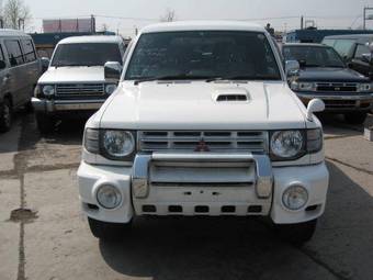 1998 Mitsubishi Pajero Photos