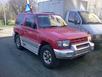 1998 Mitsubishi Pajero Pictures