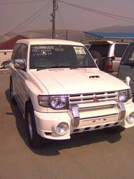 1998 Mitsubishi Pajero Photos